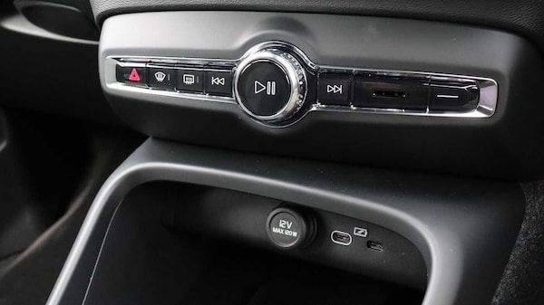 Used Volvo XC40 2025 for sale - 76246878: Photo 43