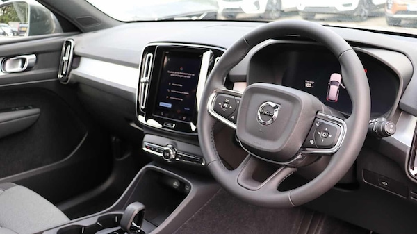 Used Volvo XC40 2025 for sale - 76246878: Photo 5
