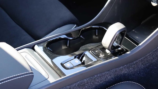 Used Volvo XC40 2025 for sale - 76167576: Photo 17