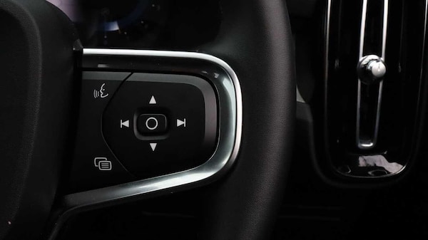 Used Volvo XC40 2025 for sale - 76167164: Photo 25