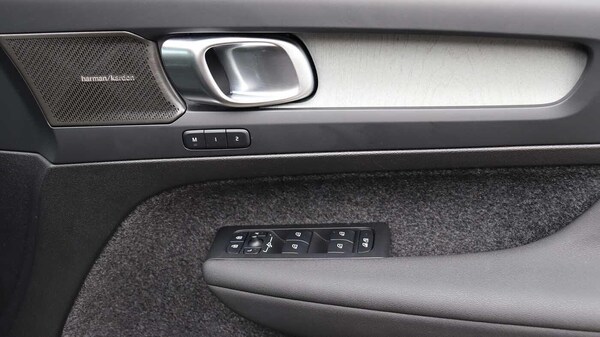 Used Volvo XC40 2025 for sale - 76167164: Photo 32