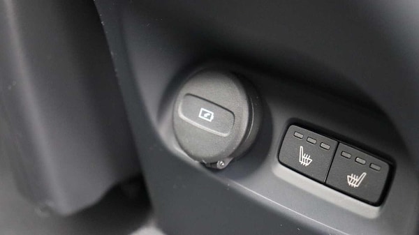 Used Volvo XC40 2025 for sale - 76167164: Photo 45