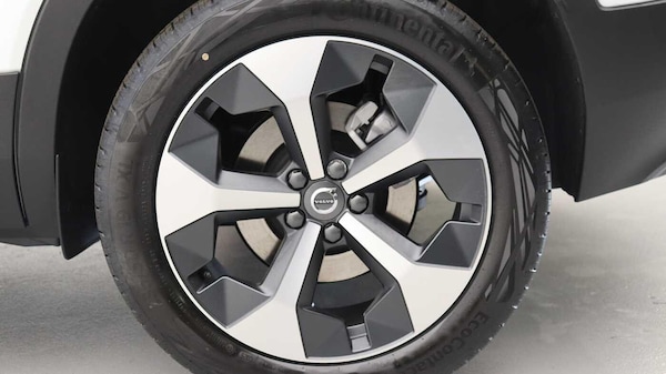 Used Volvo XC40 2025 for sale - 76239684: Photo 12
