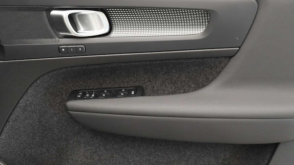 Used Volvo XC40 2025 for sale - 76239684: Photo 29