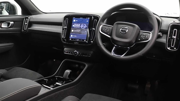 Used Volvo XC40 2025 for sale - 76239684: Photo 5