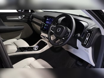 Used Volvo XC40 2025 for sale - 76026440: Photo