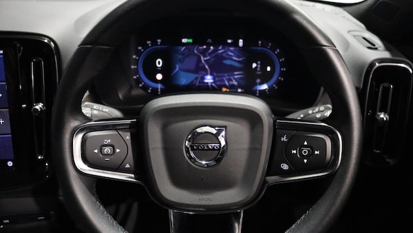 Used Volvo XC40 2023 for sale - 76251318: Photo 10
