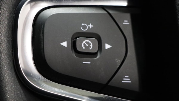 Used Volvo XC40 2023 for sale - 76251318: Photo 19