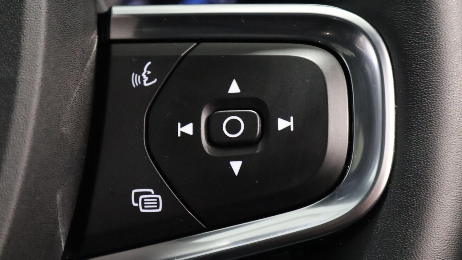 Used Volvo XC40 2025 for sale - 76337142: Photo 20