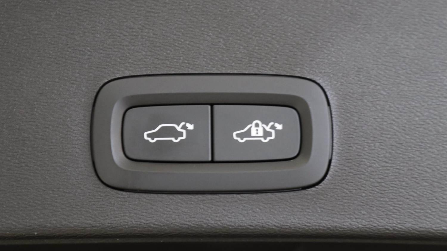 Used Volvo XC40 2025 for sale - 76337142: Photo 30