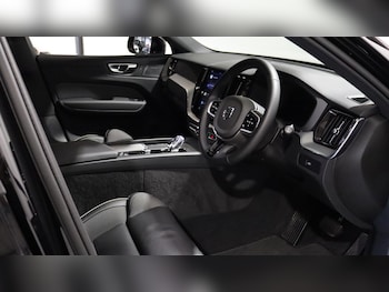 Used Volvo XC60 2025 for sale - 76307164: Photo