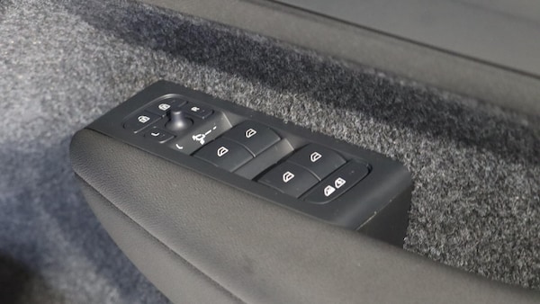 Used Volvo XC40 2025 for sale - 76214328: Photo 22