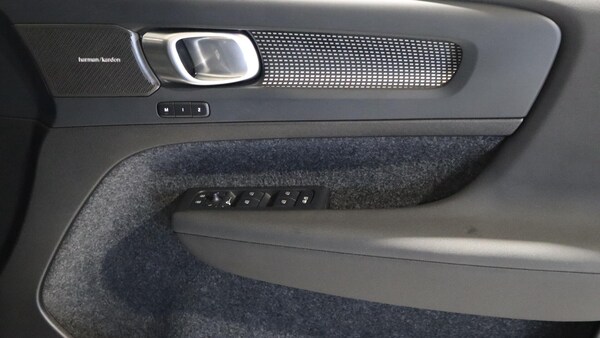 Used Volvo XC40 2025 for sale - 76214328: Photo 27