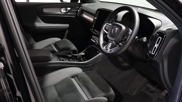 Used Volvo XC40 2025 for sale - 76214328: Photo 4