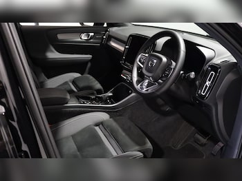 Used Volvo XC40 2025 for sale - 76214328: Photo 4