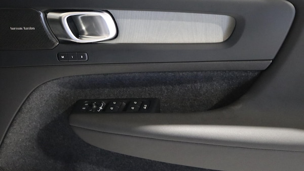 Used Volvo XC40 2025 for sale - 76270130: Photo 27