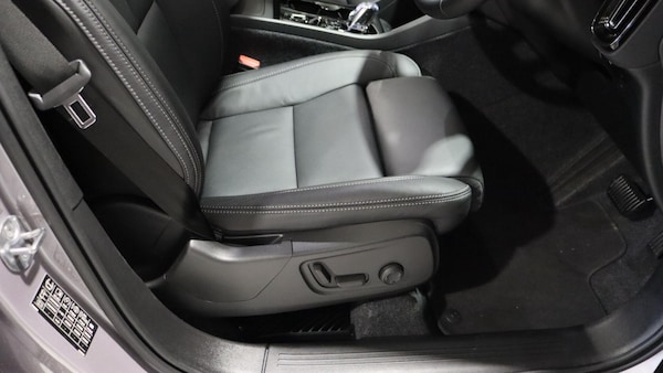 Used Volvo XC40 2025 for sale - 76270130: Photo 28