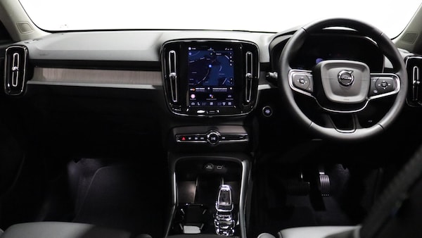 Used Volvo XC40 2025 for sale - 76270130: Photo 5