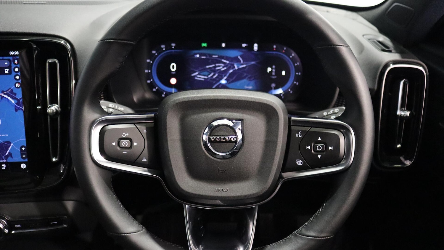 Used Volvo XC40 2025 for sale - 75991054: Photo 10