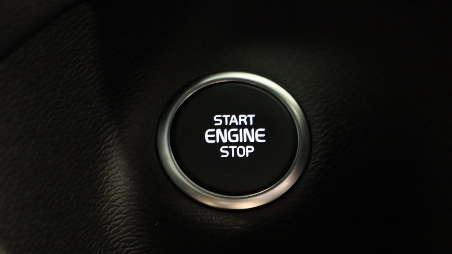 Used Volvo XC40 2025 for sale - 75991054: Photo 24