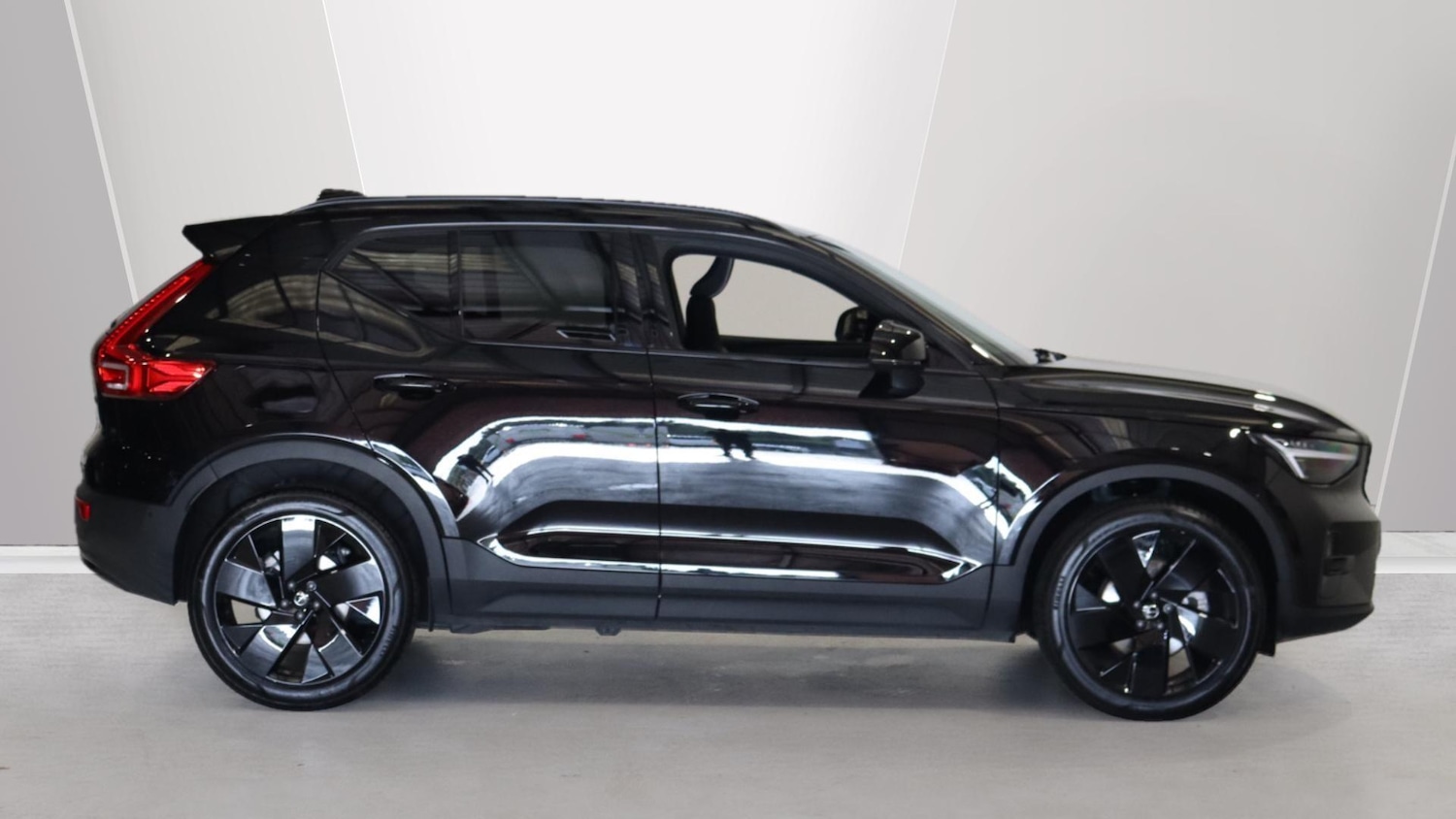 Used Volvo XC40 2025 for sale - 75991054: Photo 3