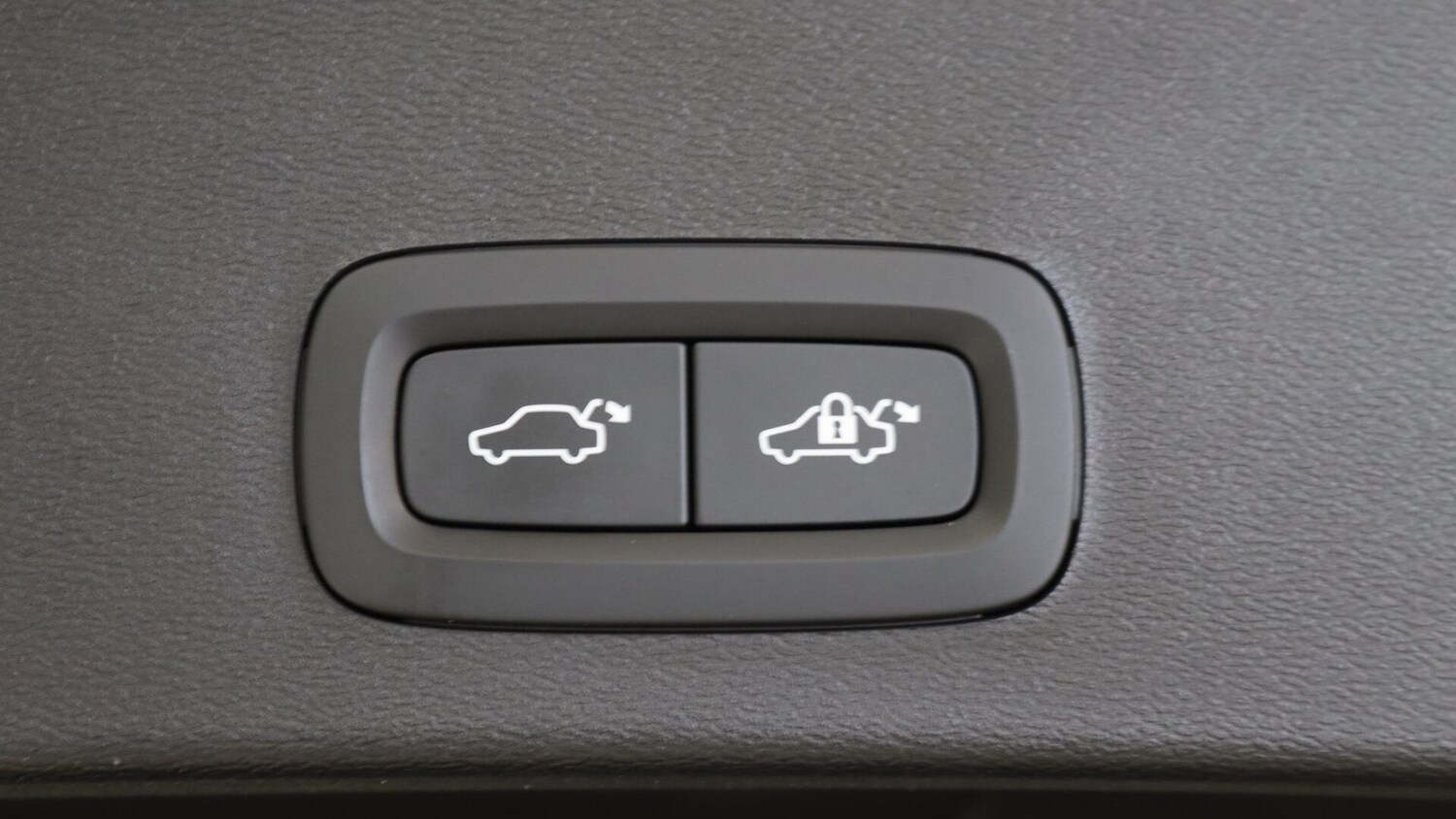 Used Volvo XC40 2025 for sale - 75991054: Photo 30