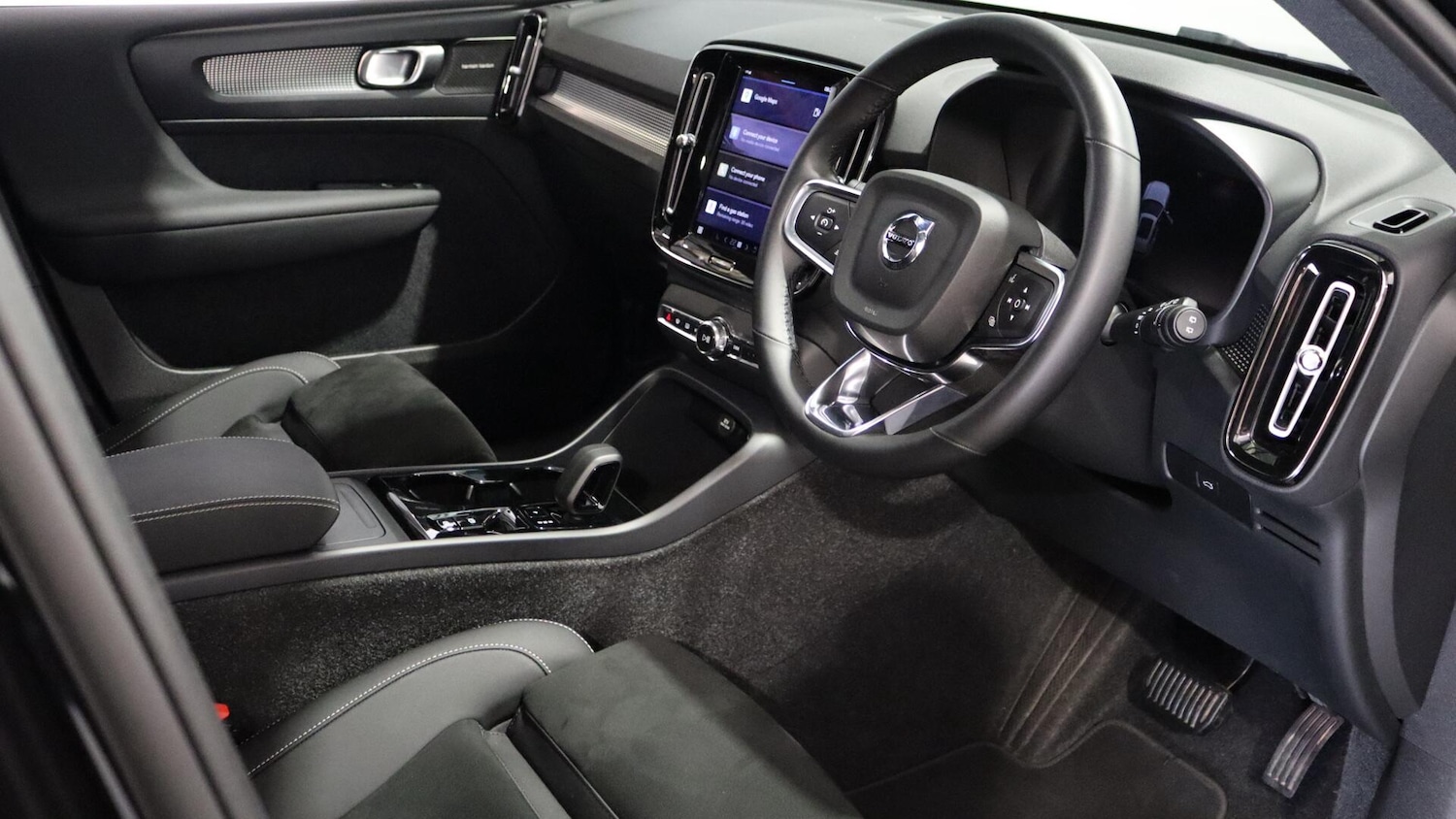 Used Volvo XC40 2025 for sale - 75991054: Photo 4