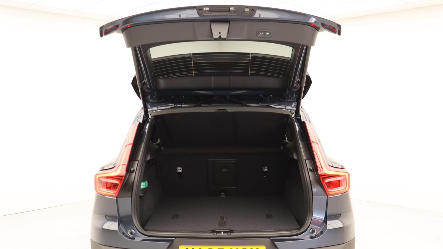 Used Volvo XC40 2025 for sale - 76084428: Photo 13