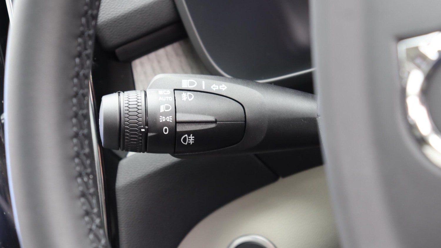 Used Volvo XC40 2025 for sale - 76084428: Photo 19