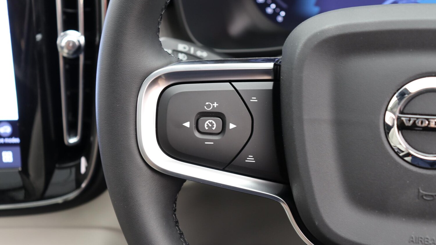 Used Volvo XC40 2025 for sale - 76084428: Photo 20