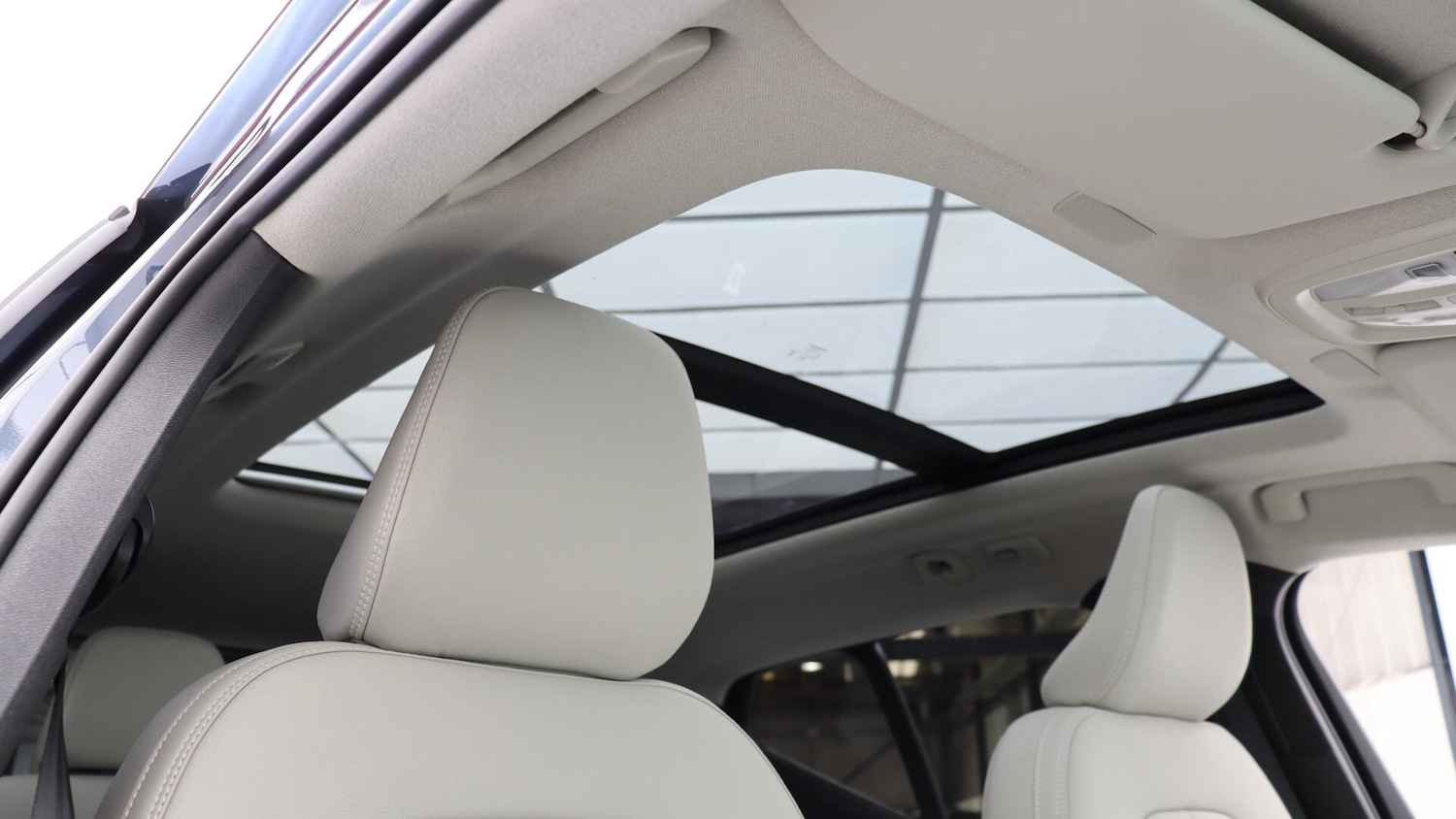 Used Volvo XC40 2025 for sale - 76084428: Photo 29