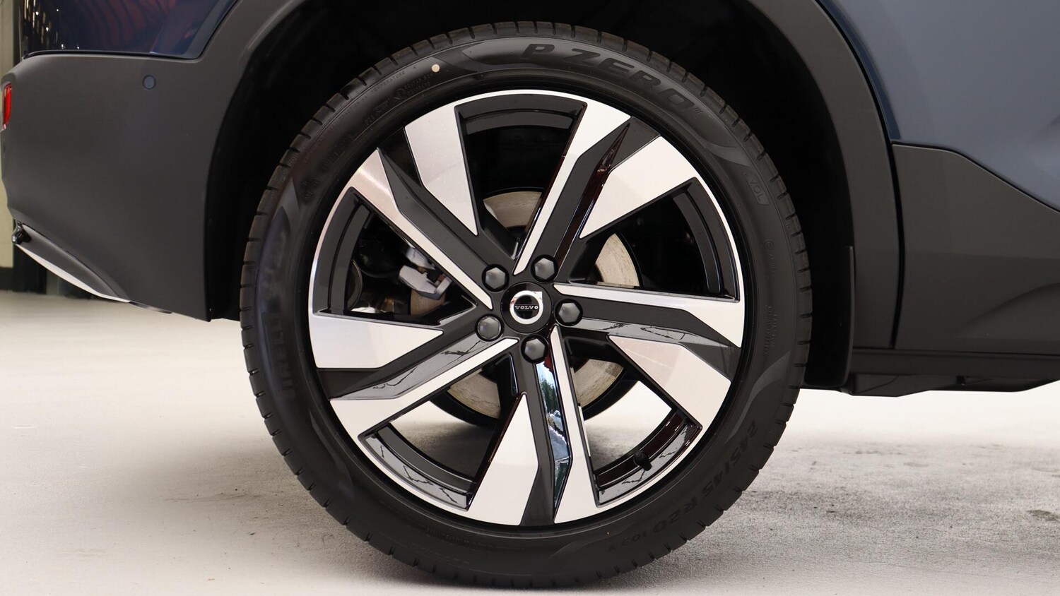 Used Volvo XC40 2025 for sale - 76084428: Photo 9
