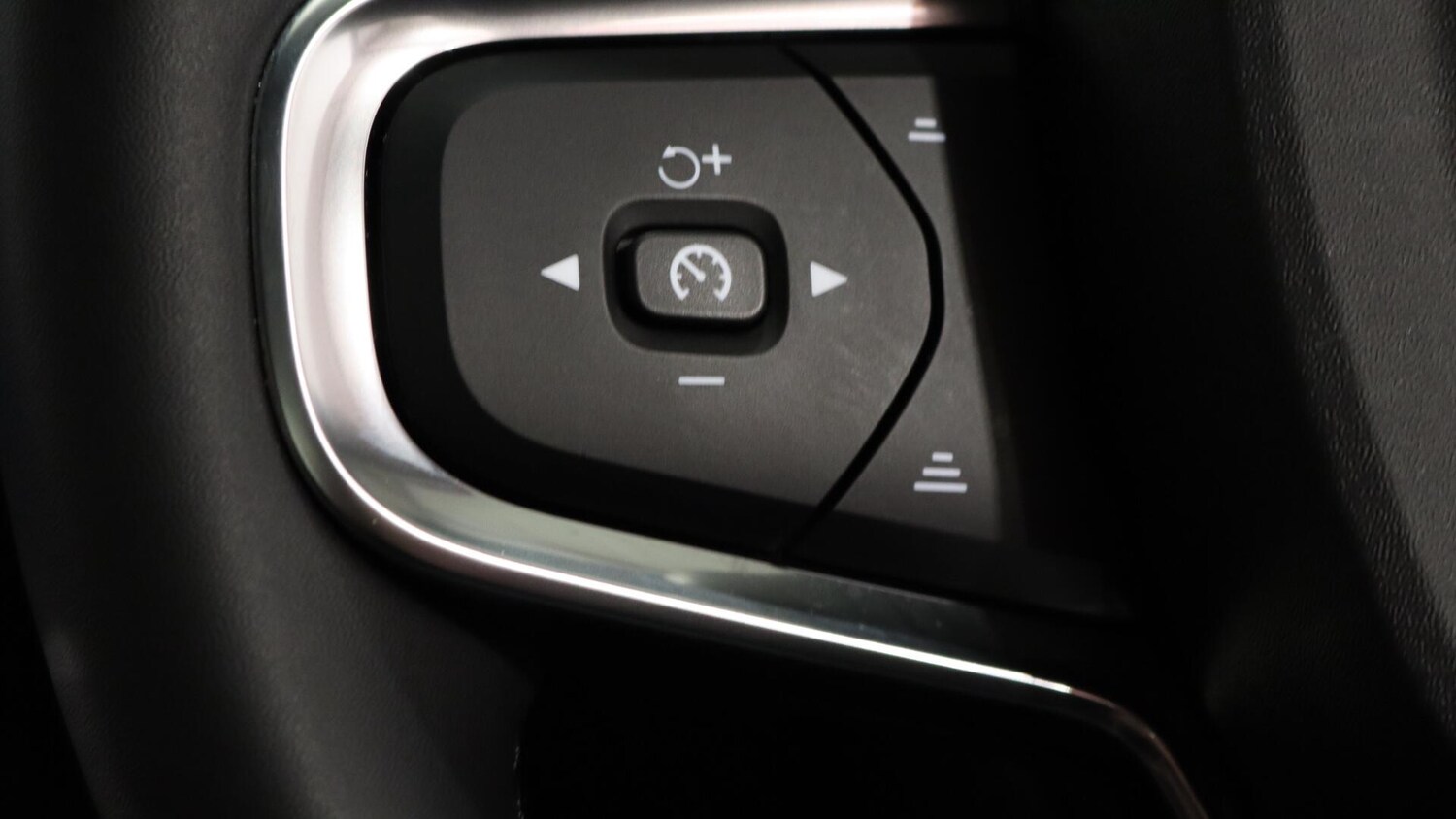 Used Volvo XC40 2025 for sale - 75782167: Photo 19