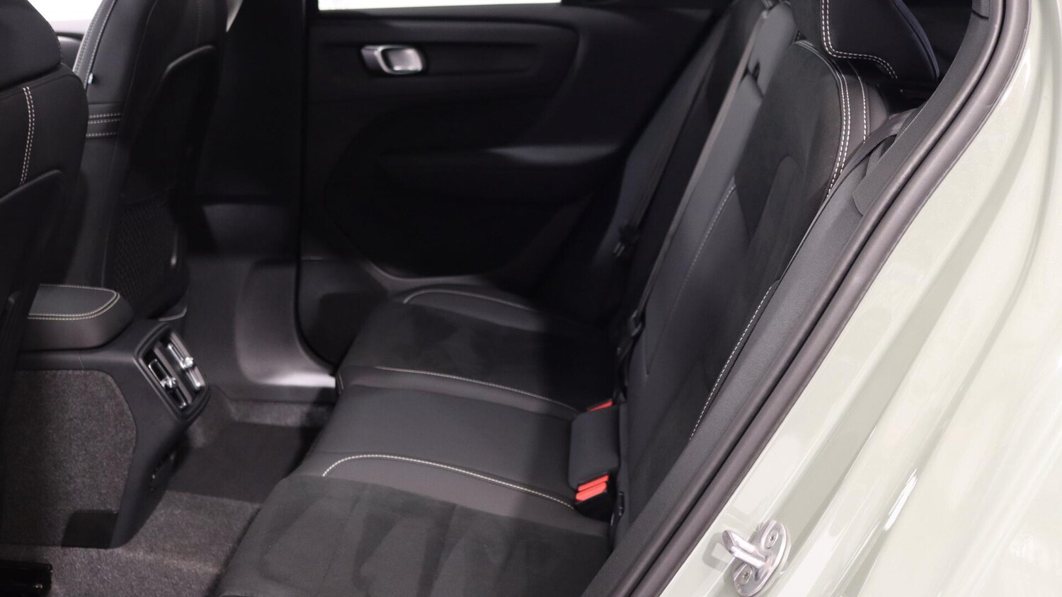 Used Volvo XC40 2025 for sale - 75782167: Photo 31