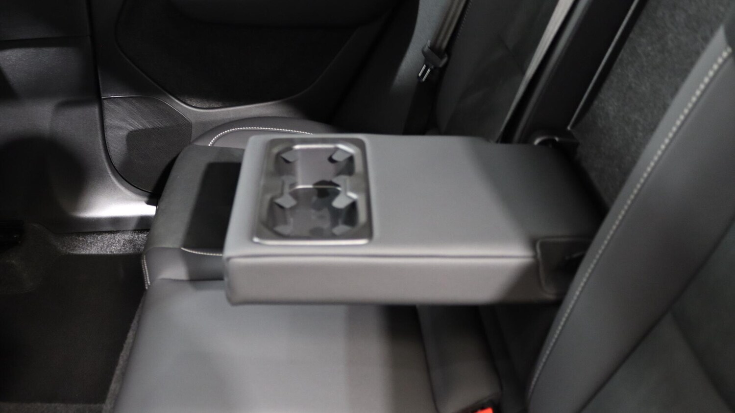 Used Volvo XC40 2025 for sale - 75782167: Photo 32
