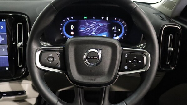 Used Volvo XC40 2023 for sale - 76167236: Photo 10