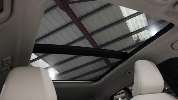 Used Volvo XC40 2023 for sale - 76167236: Photo 29