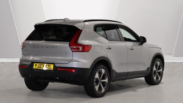 Used Volvo XC40 2023 for sale - 76167236: Photo 2
