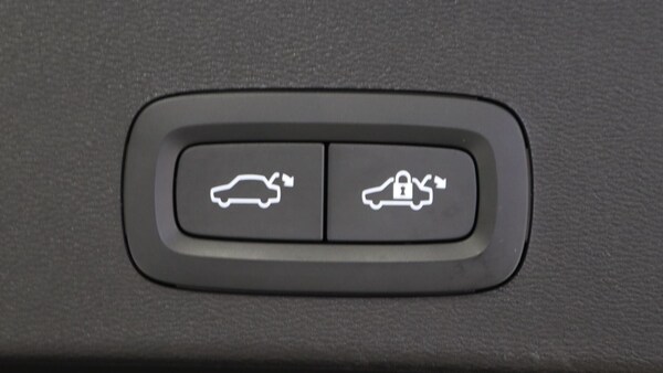 Used Volvo XC40 2023 for sale - 76167236: Photo 33
