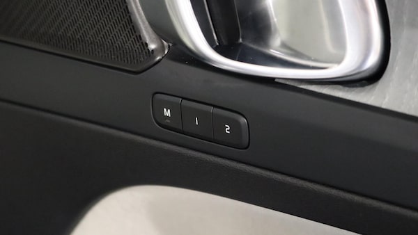 Used Volvo XC40 2023 for sale - 76167236: Photo 34
