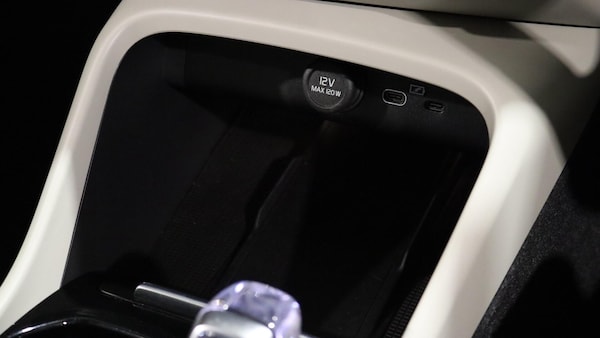 Used Volvo XC40 2023 for sale - 76167236: Photo 35