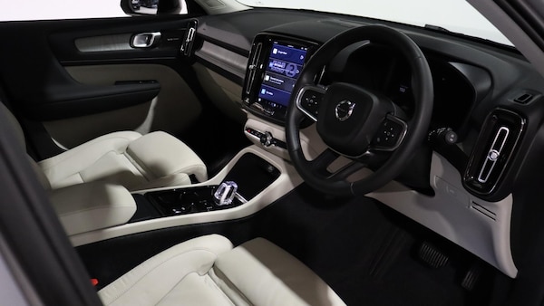 Used Volvo XC40 2023 for sale - 76167236: Photo 4