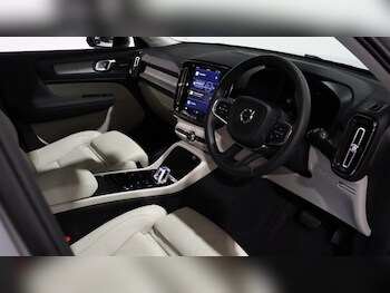Used Volvo XC40 2023 for sale - 76167236: Photo 4