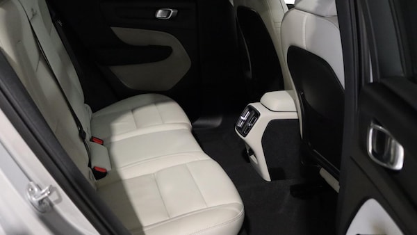 Used Volvo XC40 2023 for sale - 76167236: Photo 6