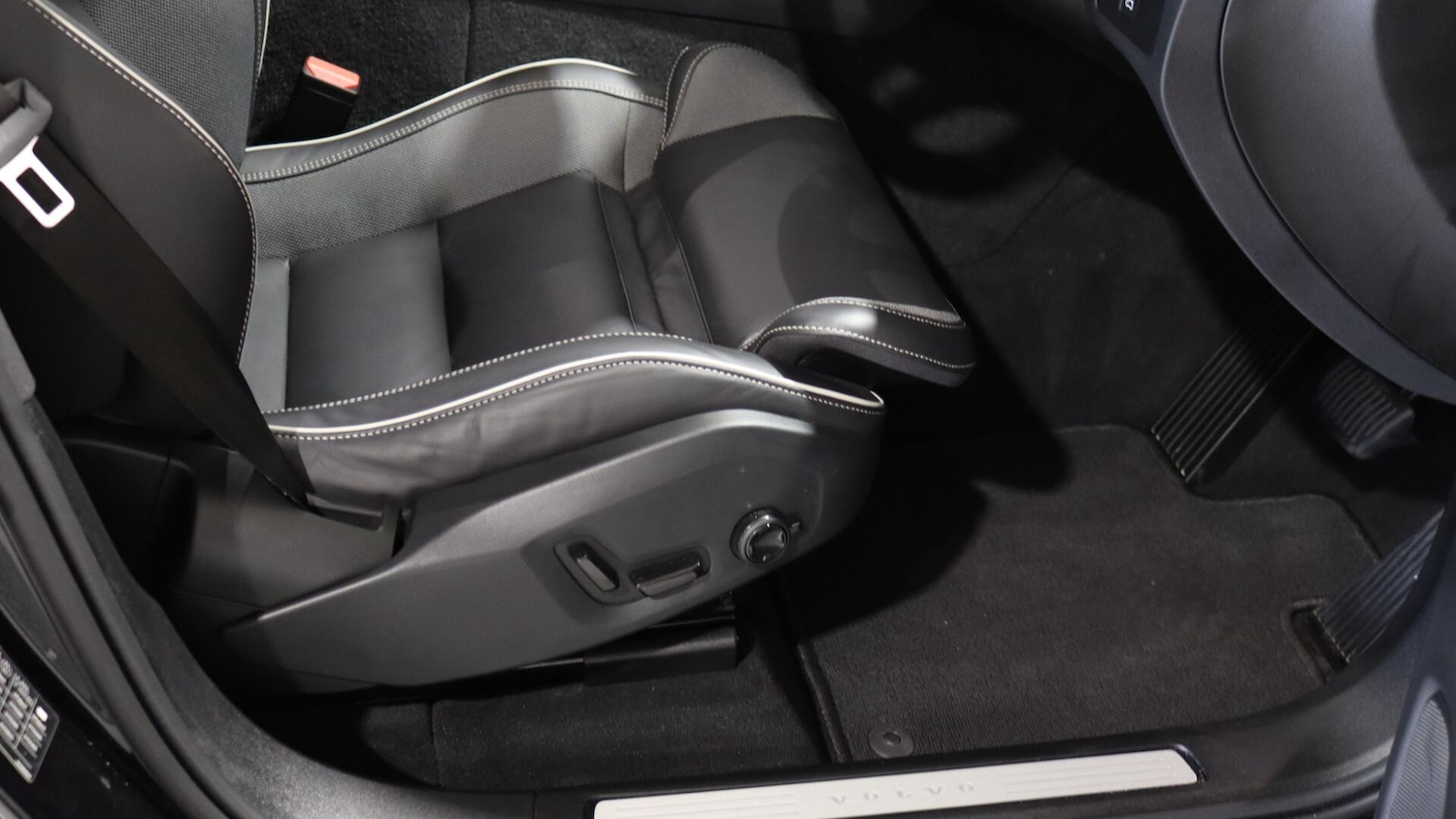 Used Volvo XC60 2025 for sale - 76073192: Photo 27