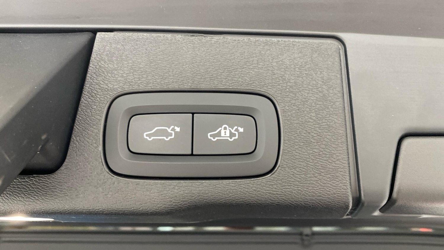 Used Volvo XC60 2025 for sale - 76073192: Photo 31