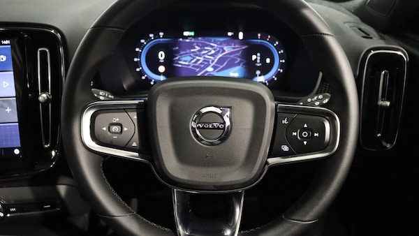 Used Volvo XC40 2023 for sale - 76269922: Photo 10