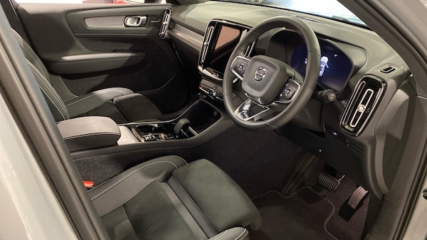 Used Volvo XC40 2023 for sale - 76269922: Photo 4