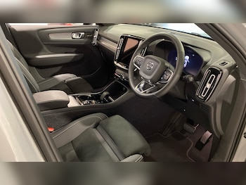 Used Volvo XC40 2023 for sale - 76269922: Photo