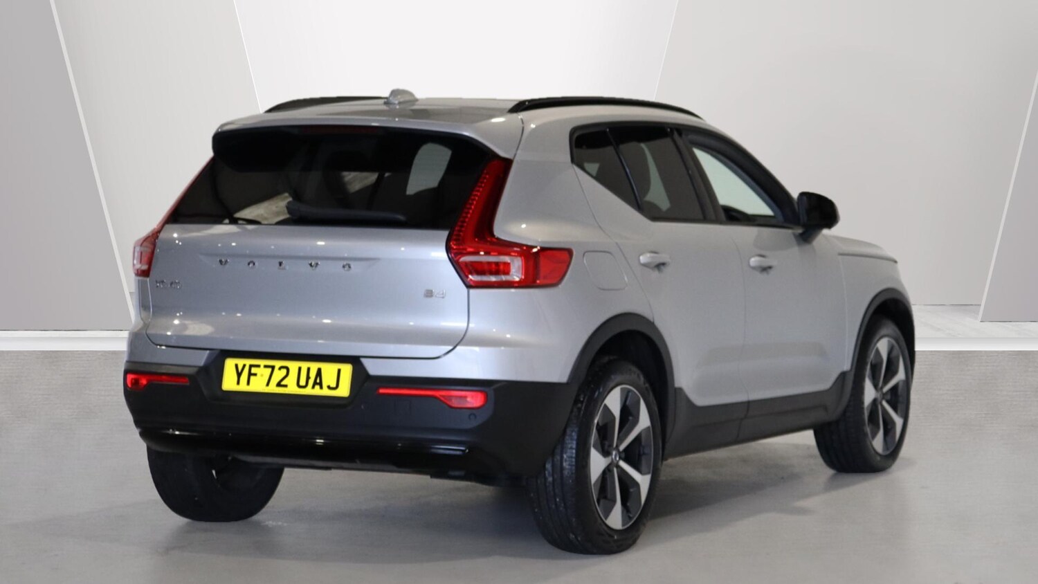 Used Volvo XC40 2022 for sale - 76072914: Photo 2